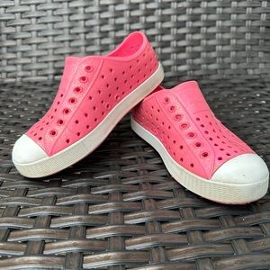 Native Jefferson’s Glitter Pink Size 12